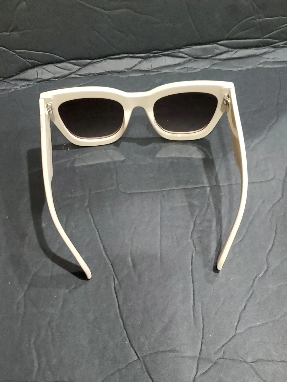 Quay Australia champagne‎ bone cream By the Way Sunglassess BRAND NEW